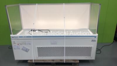 Monmouth Lamil 19 Vertical Laminar Flow Cabinet with Stand (See All Photos) (Powers Up) *S/N 381* **Pallet**