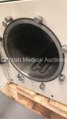 1 x MDS Medical (Unknown Model) Autoclave and 1 x Eschmann SES 2000 Autoclave (Both Power Up) - 8
