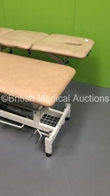 1 x Akron Hydraulic Patient Examination Couch and 1 x Everyway Medical Hydraulic Patient Examination Couch (1 x Hydraulics Tested Working,1 x Unable to Test Due to No Hydraulic Foot Pump) * SN 11002027 / 006349 * - 2