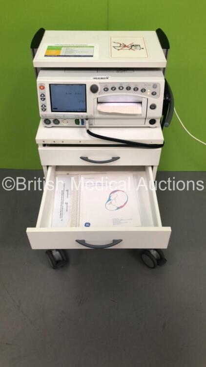 GE 250cx Series Fetal Monitor on Stand with BP Hose and SpO2 Finger Sensor (Powers Up) * SN SDJ08321961PA * * Mfd 2008 *