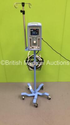 Viasys Healthcare Infant Flow SiPAP P/N 675-CFG-004 on Stand with Hoses (Powers Up) * Mfd June 2009 *