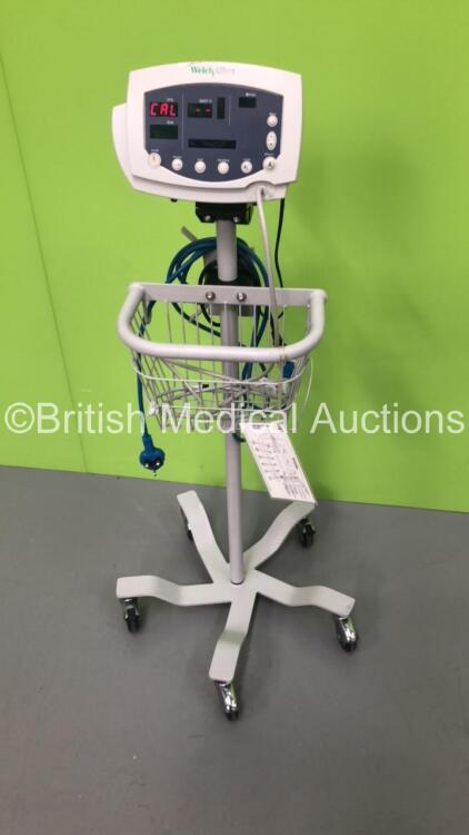 Welch Allyn 53N00 Patient Monitor on Stand with 1 x BP Hose (Powers Up) * SN JA038810 *