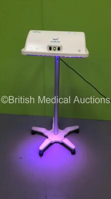 Natus Neoblue LED Phototherapy Light on Stand (Powers Up)