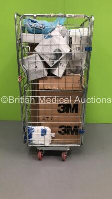 Cage of Mixed Consumables Including 3M 1863 FFP3 Health Care Respirators, Richardson Xupad Ultra Absorbent Dressing Pads and Intersurgical i-gel Supraglottic Airway (Cage Not Included - Out of Date)