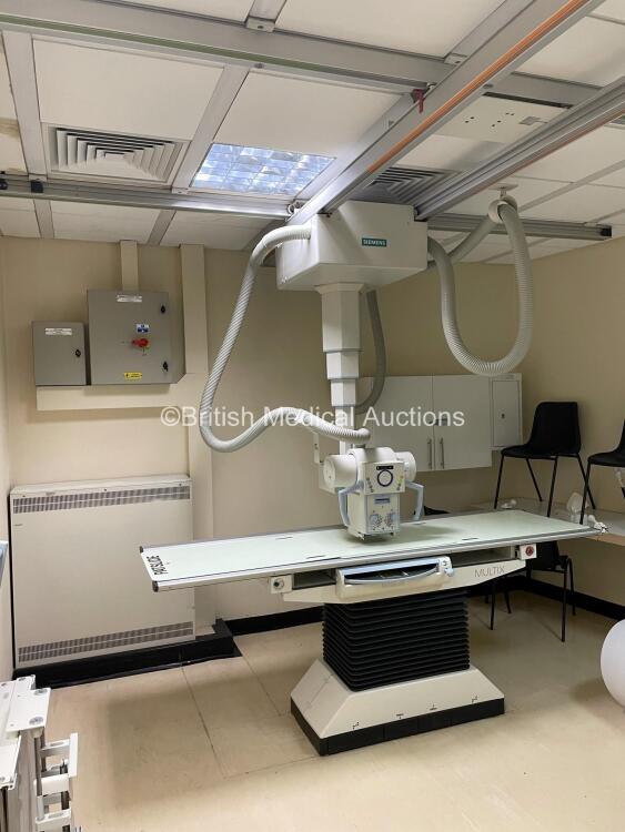 Siemens Multix Top Analogue X-ray Room *Mfd - 2005*. The System has been Professionally Deinstalled From a Working Clinical Environment.