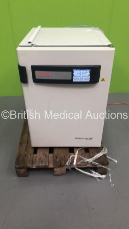 Thermo Scientific HeraCell Vios 160i CO2 Incubator (Powers Up) *Pallet*