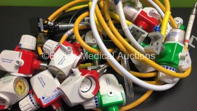 Job Lot Including 3 x Maxtec Air-Oxygen Blenders and Various Valves-Regulators with Hoses - 5