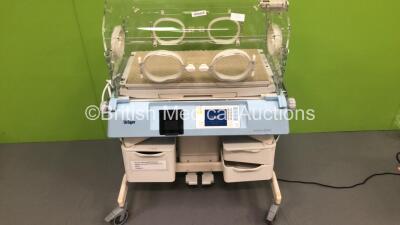 Drager Isolette 8000 Infant Incubator Version * Missing Mattress * (Powers Up) * Mfd 2010 *