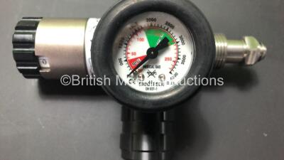 Large Quantity of Valves-Regulators and Hoses - 3