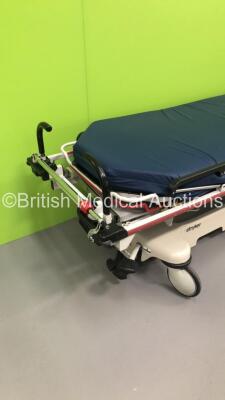 Stryker Emergency Hydraulic Patient Trolley with Mattress (Hydraulics Tested Working) - 3