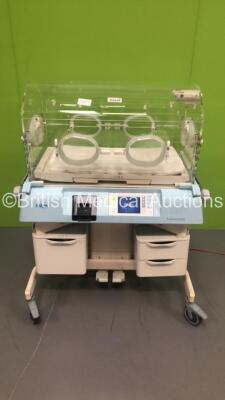 Drager Isolette 8000 Infant Incubator Version 4.10 with Mattress (Powers Up) * SN NB01935 * * Mfd 2012 *