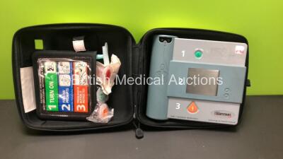 Laerdal Heartstart FR Semi Automated Defibrillator in Case with Battery (Untested Due to Possible Flat Battery) *200034233*