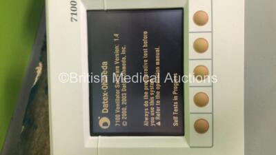 Datex-Ohmeda Aestiva/5 Anaesthesia Machine with Datex-Ohmeda 7100 Ventilator Software Version 1.4 with Bellows and Absorber (Powers Up) *S/N AMVP00201* - 2