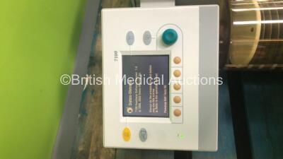 Datex-Ohmeda Aestiva/5 Anaesthesia Machine with Datex-Ohmeda 7100 Ventilator Software Version 1.4 with Bellows and Absorber (Powers Up) *S/N AMVP00201* - 3