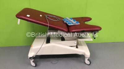 Huntleigh Akron Electric Patient Examination Couch with Controller (No Power-Damage to Cushions-See Photos) * SN IPS-10058 *