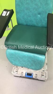 Midmark Promotal Model 2561 Chair with Armrests (Skate Not Included) * SN 052100596-188833 * - 3