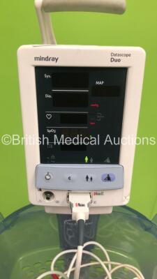 1 x Mindray VS-800 Patient Monitor on Stand with 1 x BP Hose and 1 x SpO2 Finger Sensor and 1 x Mindray Datascope Duo Patient Monitor on Stand with 1 x SpO2 Finger Sensor (Both Power Up-1 x Missing Light Lens-See Photos) * SN MD05102-C7 / BY-82104369 * - 5