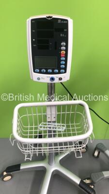 1 x Philips Avalon FM20 Fetal Monitor on Stand (Powers Up - Missing Printer Cover - See Pictures) and 1 x Mindray VS-800 Vital Signs Monitor on Stand (No Power - Missing Top Light Cover - See Pictures) *S/N DE53001837 / BY-83104675* - 5