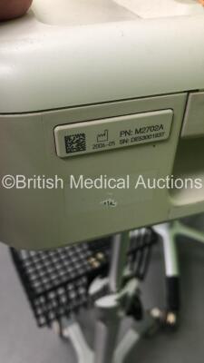 1 x Philips Avalon FM20 Fetal Monitor on Stand (Powers Up - Missing Printer Cover - See Pictures) and 1 x Mindray VS-800 Vital Signs Monitor on Stand (No Power - Missing Top Light Cover - See Pictures) *S/N DE53001837 / BY-83104675* - 8