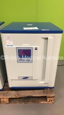 Eppendorf Galaxy R CO2 Incubator Model 300 (Powers Up) *S/N 9910*