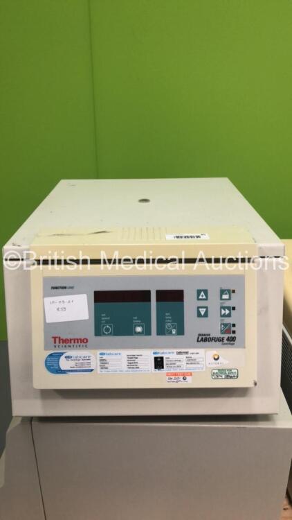 Thermo Scientific Heraeus Labofuge 400 Centrifuge (Powers Up) *S/N 40875023*