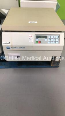 MSE Mistral 2000 Centrifuge (Powers Up)