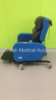 Seating Matters Electric Patient Chair (95640025705) with Controller (Powers Up)