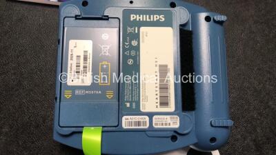 Philips Heartstart HS1 Defibrillators with Philips Ref M5070A Battery *Install Date - 11-2026* and Philips M5071A Smart Pads Cartridge *Use By Date- 07-2023* (Powers Up and Boxed in Excellent Condition) - 3