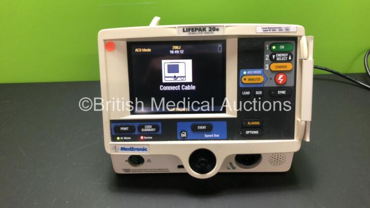 Lifepak 20e Defibrillator / Monitor *Mfd 2007* Including ECG and Printer Option (Powers Up with Service Light And Missing Handle) *36109530*