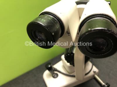 TopCon SL-2E Slit Lamp with 2 x Eyepieces (Untested Due to Missing Power Supply) *SN 627654* - 2