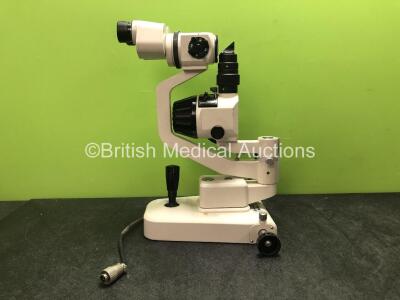 TopCon SL-2E Slit Lamp with 2 x Eyepieces (Untested Due to Missing Power Supply) *SN 6210080*