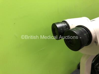 TopCon SL-2E Slit Lamp with 2 x Eyepieces (Untested Due to Missing Power Supply) *SN 6210080* - 2