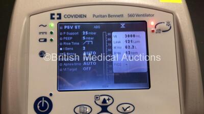 Covidien Puritan Bennett 560 Ventilator *Mfd 2016-11* with Carry Case (Powers Up) *40966J2438* - 2