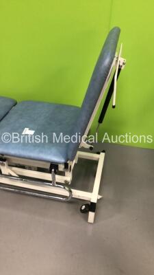 Huntleigh 3-Way Patient Examination Couch (Unable to Test Due to Cut Power Supply) - 2