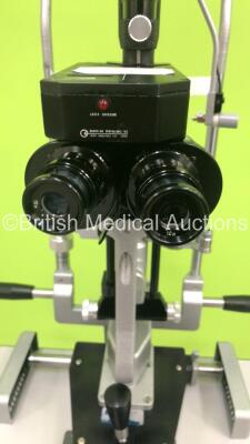 Haag Streit Bern SL900 Slit Lamp on Hydraulic Table with 2 x 10 x Eyepieces and Chin Rest (Powers Up with Good Bulb) *S/N FS0084082* - 3