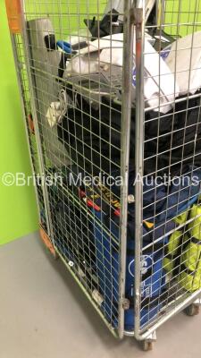 Mixed Cage Including Ambulance Bags, Mangar AirFlo Pumps and Cushions (Cage Not Included) - 5