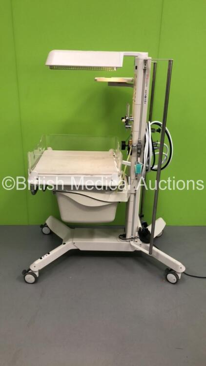 Fisher and Paykel Cosy Cot with Mattress and Oxygen Blender (Powers Up)