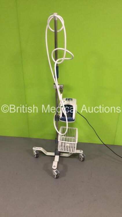 Fisher & Paykel Airvo 2 Humidifier on Stand with Hoses (Powers Up) * SN 141119008443 * * Mfd 2014 *