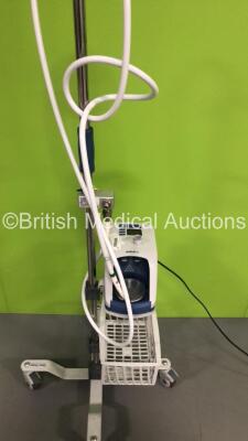 Fisher & Paykel Airvo 2 Humidifier on Stand with Hoses (Powers Up) * SN 141119008443 * * Mfd 2014 * - 2