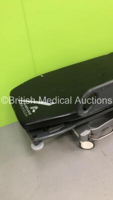 Anetic Aid QA3 Hydraulic Patient Examination Couch with Mattress (Hydraulics Tested Working - Damage to Mattress - See Pictures) - 3