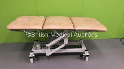 Plinth 2000 Electric 3 Way Patient Examination Couch (Unable to Power Test)