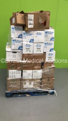 Large Pallet of Consumables Including Approx 2500 x Medicina IV Syringe Luer Locks,1200 x Single Use Syringes,3000 x Luer Adaptors and 250 x BD Safety Needles