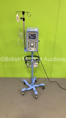 Viasys Healthcare Infant Flow SiPAP P/N 675-CFG-004 on Stand with Hoses (Powers Up) * Mfd 2009 * - 2