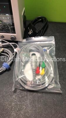 EDAN iM8 Patient Monitor with Printer,ECG,NIBP,SpO2,T1 and T2 Options,Assorted Leads and Accessories (Powers Up in Excellent Condition) - 5