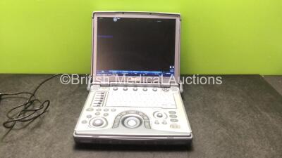 GE Logiq e Portable Ultrasound Scanner *Mfd - July 2010* Software Version - R5.2.2 (Powers Up with Stock Power Supply, Power Supply Not Included) *156534WX0* **IR236**