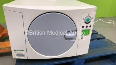 Eschmann Little Sister SES 113B Vacuum Autoclave (Powers Up)