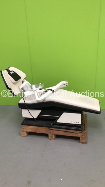 Manta Dental Chair with Belmont Light *On Pallet*