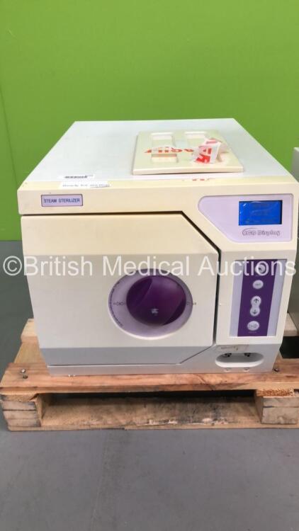 Smedent Steam Sterilizer Model STE-18A-23C (Powers Up)