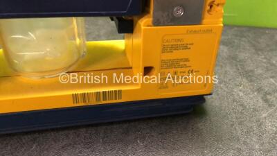 Laerdal LSU Suction Unit with 1 x Cup (Powers Up with Missing Handle-See Photo) *SN 78510968571* - 2