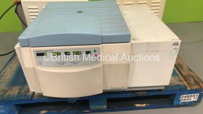 Thermo IEC Centra CL3-R Centrifuge (Powers Up) *S/N 37560361*